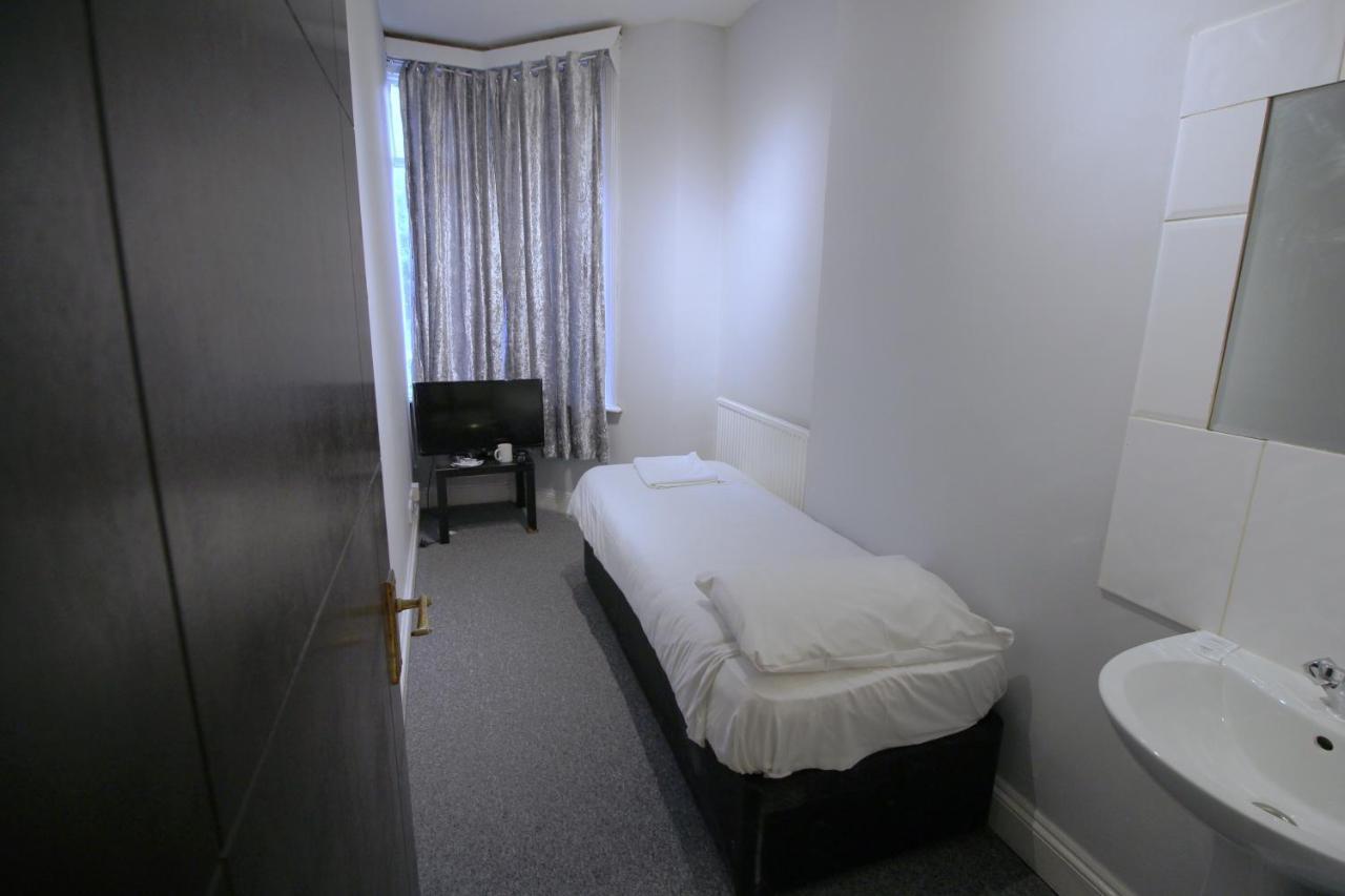 Clock House Hotel - London Croydon Extérieur photo